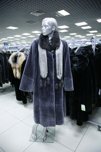 Меховое пальто из мутона, код А15085-3