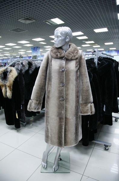 Меховое пальто из мутона, код 851-10D/092