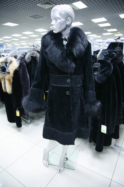 Меховое пальто из мутона, код ВК60