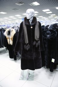 Меховое пальто из мутона, женская коллекция А15085/3