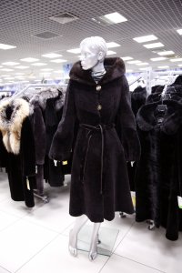Меховое пальто из мутона, женская коллекция 745/8